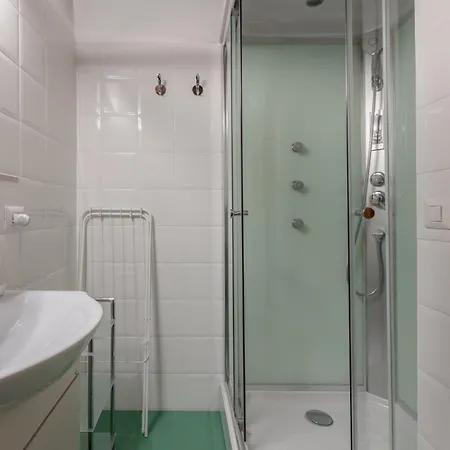 Guesthost - Comfy In The Heart Of Cagliari