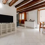 Guesthost - Comfy In The Heart Of * Cagliari