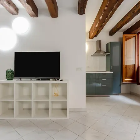 Guesthost - Comfy In The Heart Of Apartmán