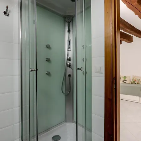 Guesthost - Comfy In The Heart Of Apartmán