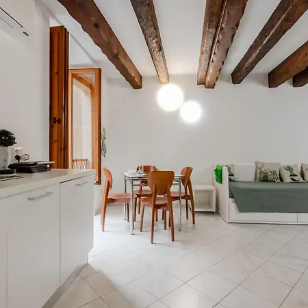 Apartmán Guesthost - Comfy In The Heart Of Cagliari